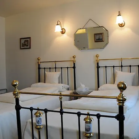 Admiral Hotel